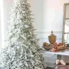 Queen Flock Christmas Tree