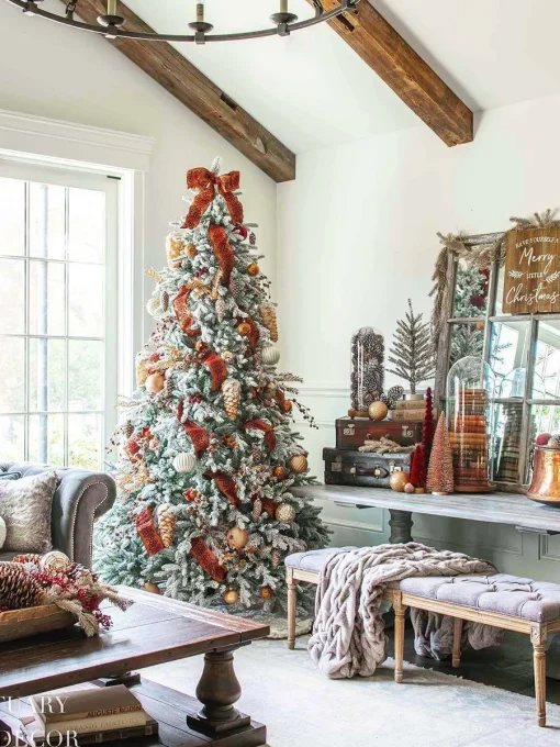 Queen Flock Tree Decorated
